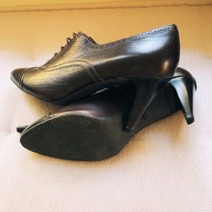 Talbots brogues lace up heel